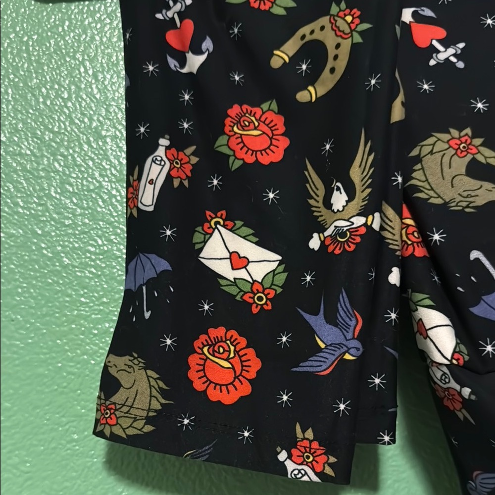 Black Leggings with Colorful Pattern - Picture 3 of 4